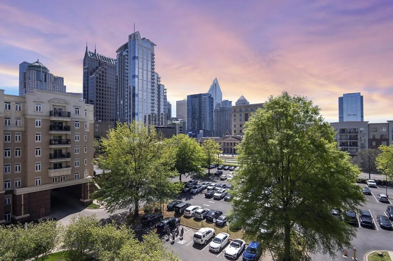 Apartment Midnight Marvel - Amazing City Views, Free Parking Charlotte United States