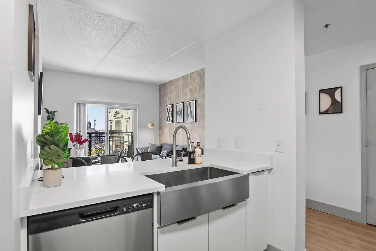 Midnight Marvel - Amazing City Views, Free Parking Charlotte United States