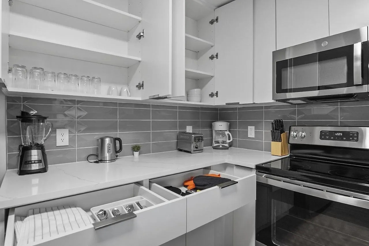Midnight Marvel - Amazing City Views, Free Parking Charlotte 0*,